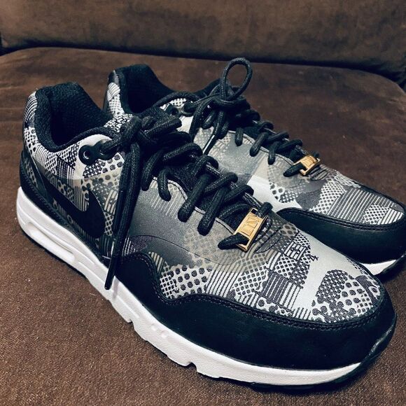 Mint Nike Air Max 1 Premium BHM Black White OREO 8.5 US 40 EUR - Picture 1 of 16